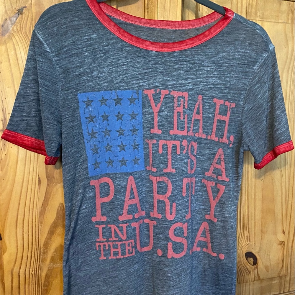 Lyric Culture “Party in the USA” tee (A1005)